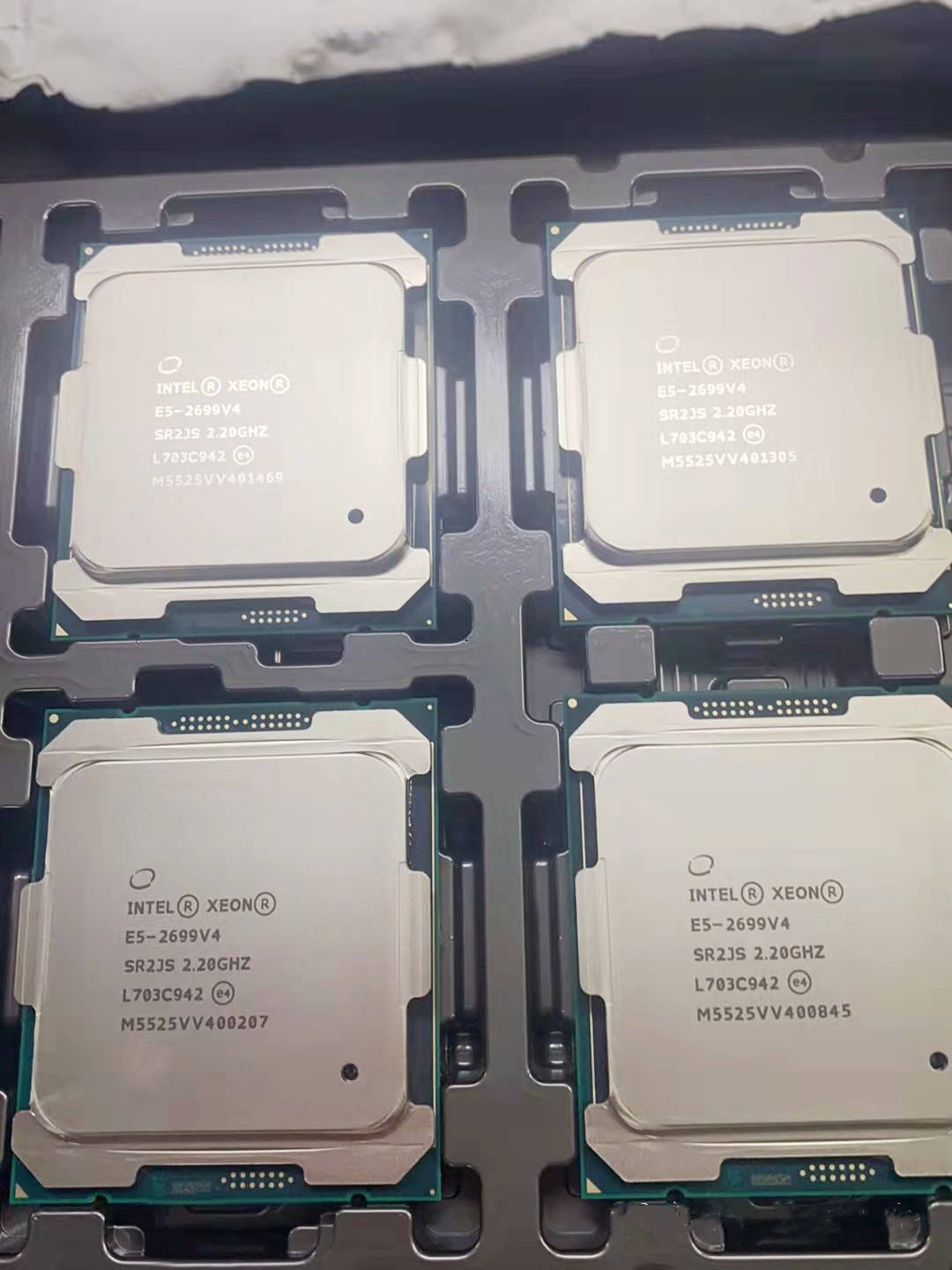 Processeur Intel Xeon E5-2699  - E5 2699 V4 avis et prix